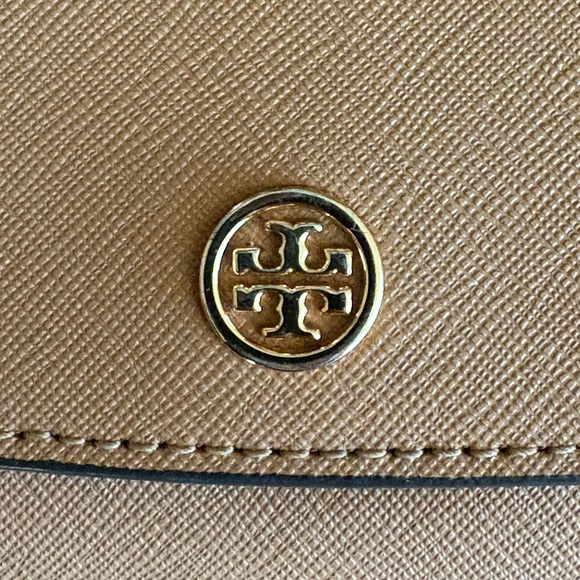 Tory Burch Robinson Pebbled Chain Wallet - Picture 5 of 7